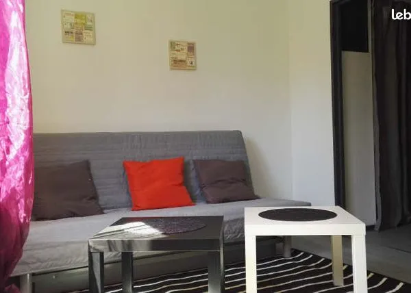 Studio 1 pièce 19 m² 