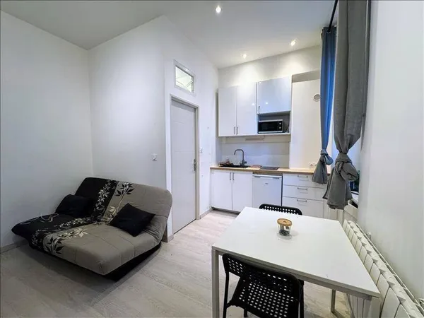 Studio 1 pièce 18 m² 