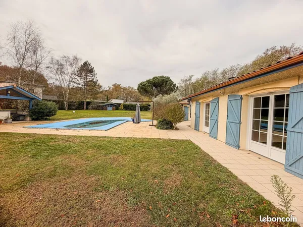 Maison 7 pièces 255 m² 