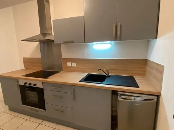 Appartement F2 proche centre ville et gare 