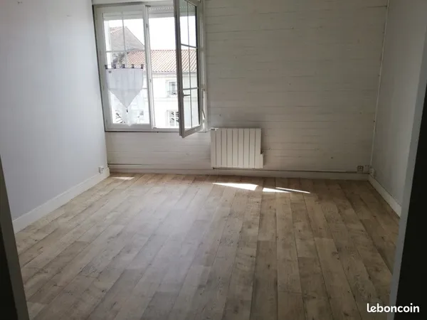 Location T1bis Centre Niort 