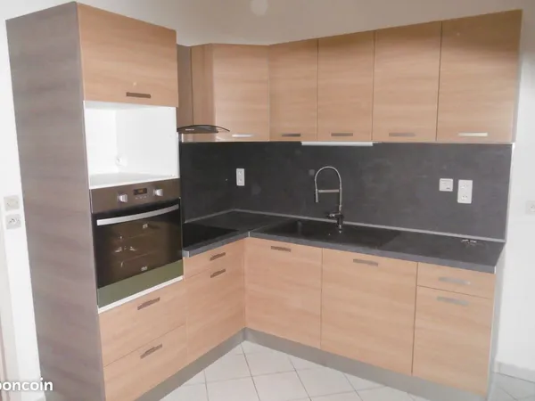 F4 Cherbourg Centre 100 M2 