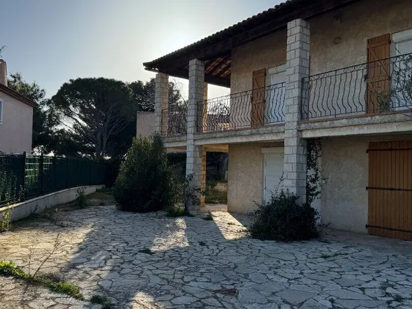 Maison 6 pièces 197 m² 