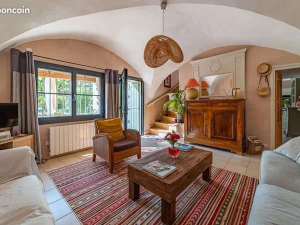 Mas de village rénové à proximité d'Uzès 