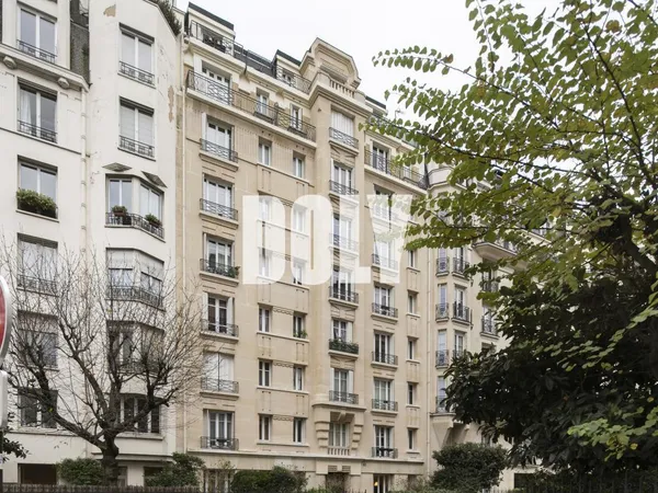EXCLUSIVITE DOLY // Appartement au 6ème étage // Porte Maillot 