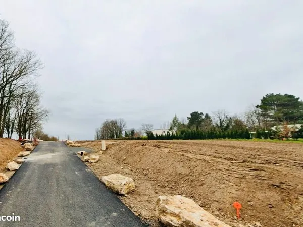 Terrain 518 m² Veigne 