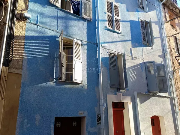 VENTE - IMMEUBLE ENTIER AU CENTRE DE VALLAURIS 