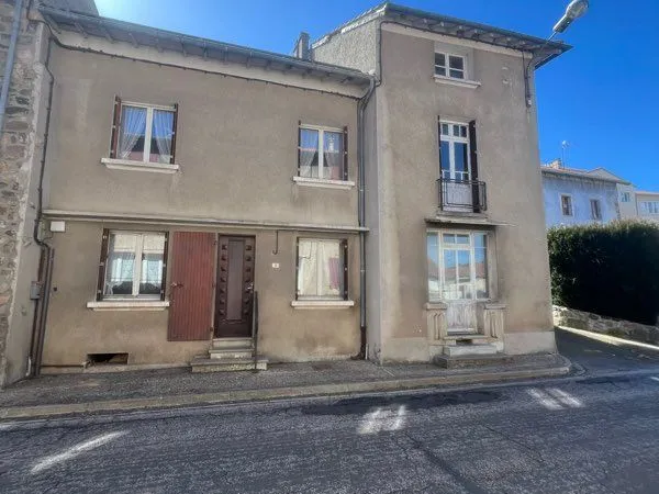 À vendre - Ensemble immobilier avec bois à Laussonne (Haute-Loire) 