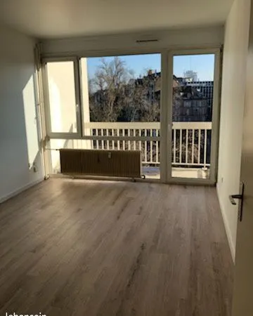 Studio 1 pièce 20 m² 