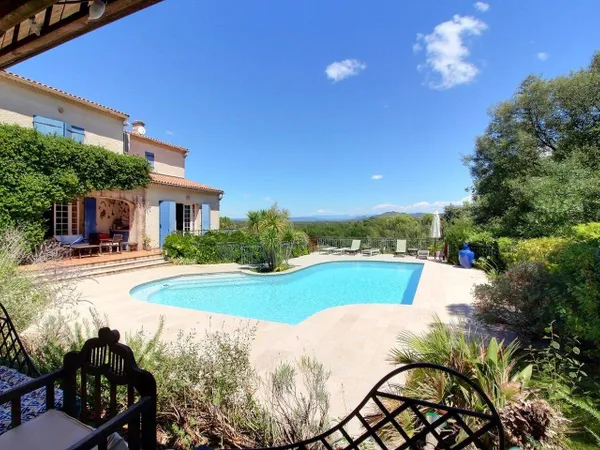 Villa 10 pièces 387 m² 