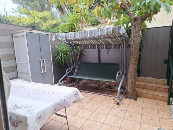 Studio 1 pièce 25 m² 