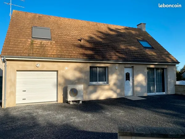 A louer maison non mitoyenne 4 chambres 125 M² centre LES PIEUX 