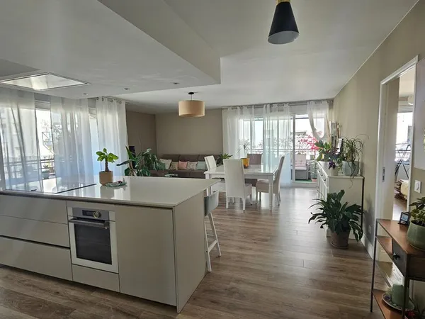 Grand Appartement proche Chartrons 