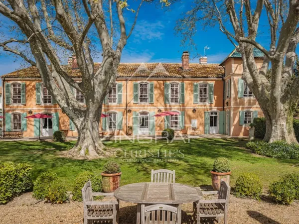 Somptueuse propriété entre Alpilles et Camargue 