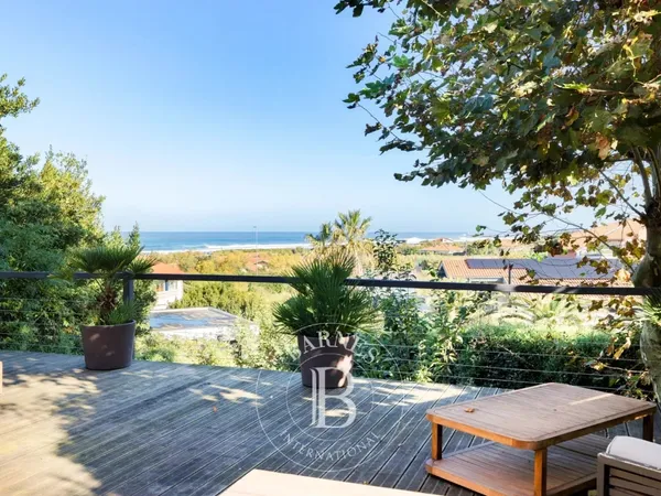 ANGLET, MAISON VUE MER AVEC PISCINE 