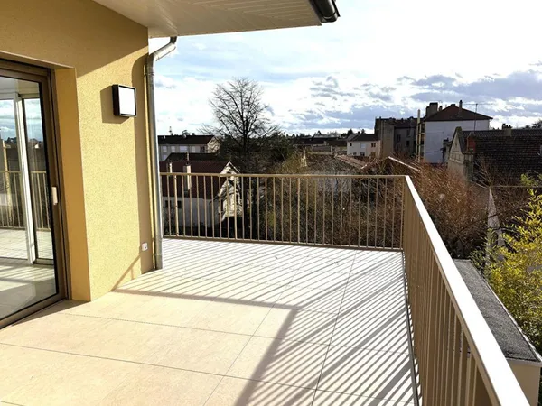 MONTBRISON 42600 Appartement neuf (jamais habité) 126 m² habitables 3 chambres, garage, place de 