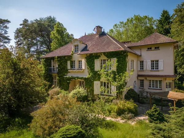Villa 10 pièces 528 m² 