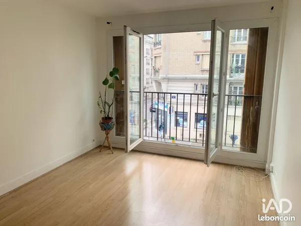 Studio 1 pièce 31 m² 