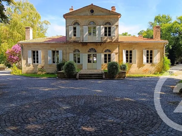 Maison 7 pièces 500 m² 