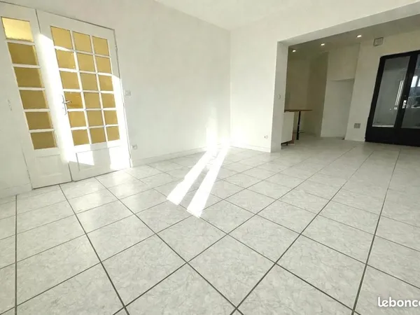 Maison 3 pièces 74 m² 