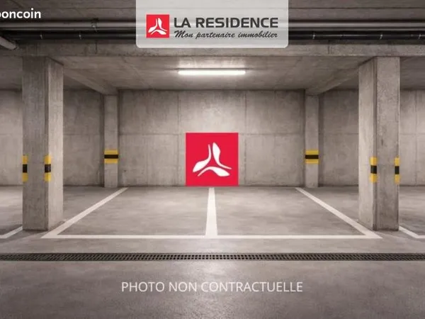 Parking - Garage Location Paris 18e Arrondissement   120€
