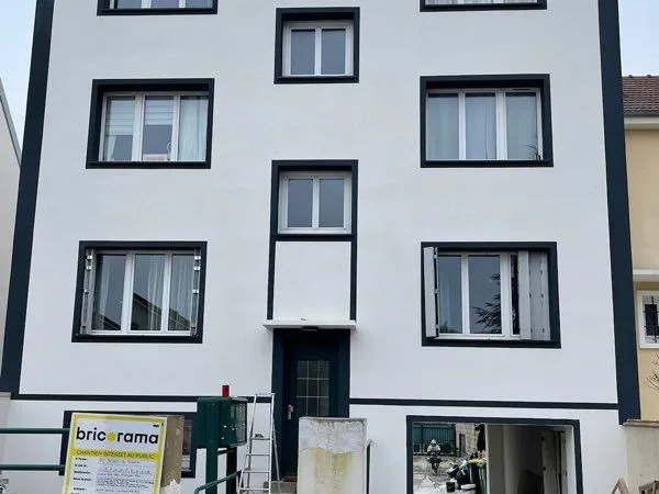 Grand Studio meublé à Clamart. Garants demandés 