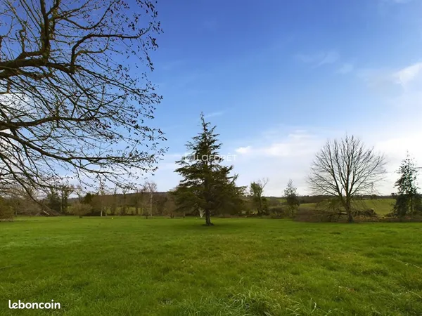 Terrain 1 627 m² Cast 