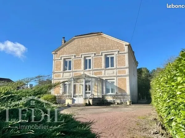 Maison 6 pièces 330 m² 