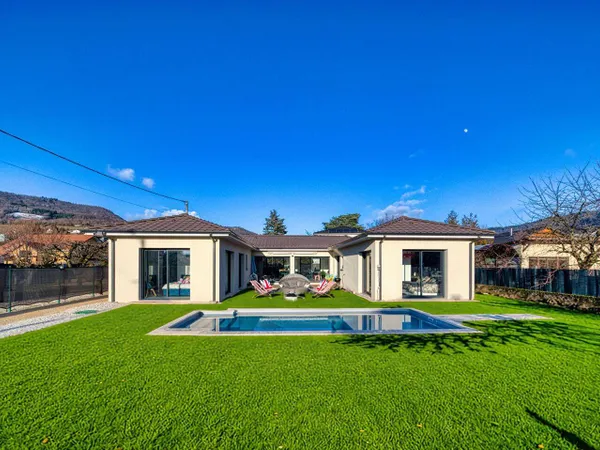 Maison de plain-pied 6 pièces 142 m² 