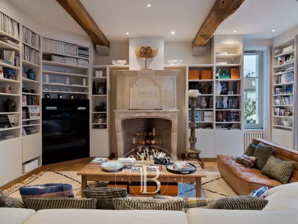 SAINT JEAN DE LUZ, MAGNIFIQUE APPARTEMENT COEUR DE VILLE 