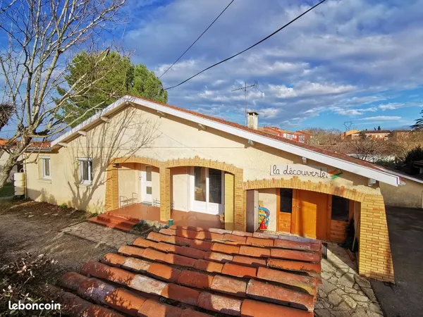 Grande maison de plein pied, hyper centre Castanet, quartier très calme (185 m2 dont un T2 sur 1000 