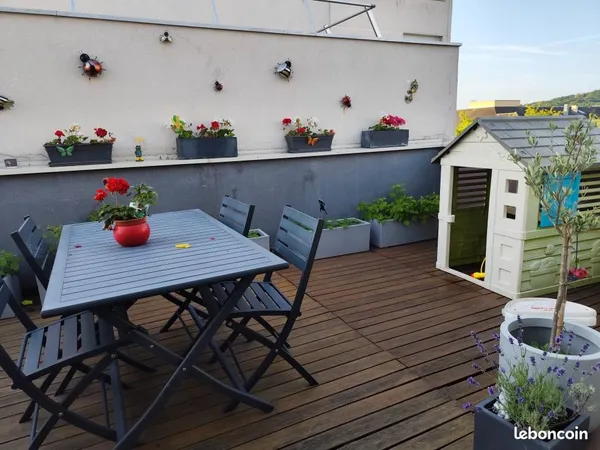Grand duplex avec terrasse 