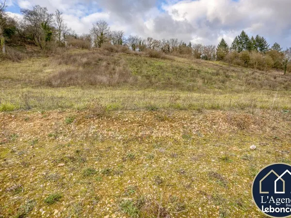 Terrain 1679 m² Nogent-le-Roi 