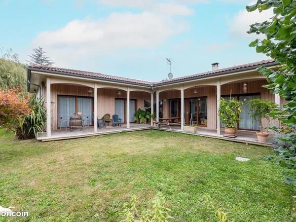 Maison 10 pièces 324 m² 