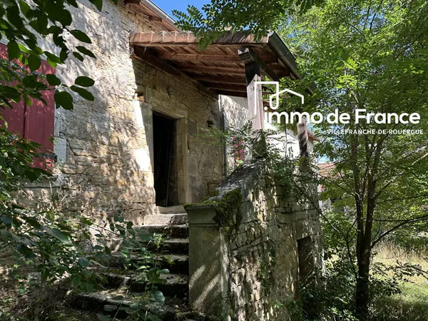 Corps de ferme à rénover près de Martiel sur 27 424 m² de terrain 