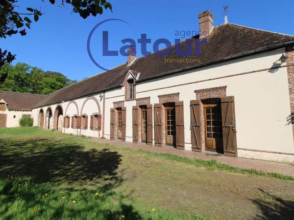 Secteur Châteauneuf-en-Thymerais, Corps De Ferme sur un terrain d'env. 8700 m2. 