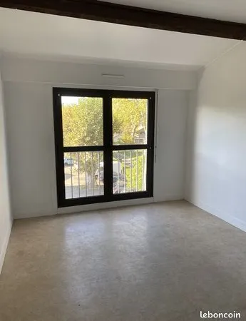 Studio 1 pièce 15 m² 
