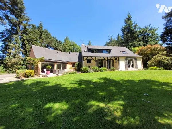 Maison 8 pièces 238 m² 