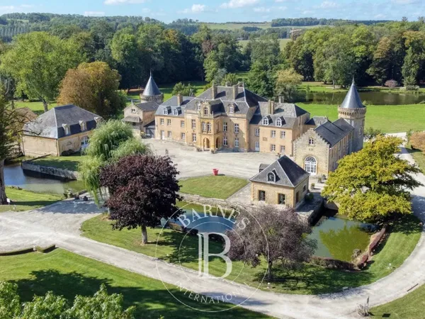 Ardennes - Château XVII ème 