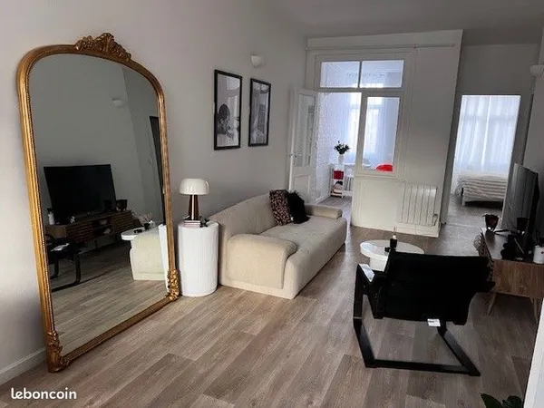 Beau T2 Bis lumineux au 3ème Etage sans ascenseur au sein d'une petite copropriété 
