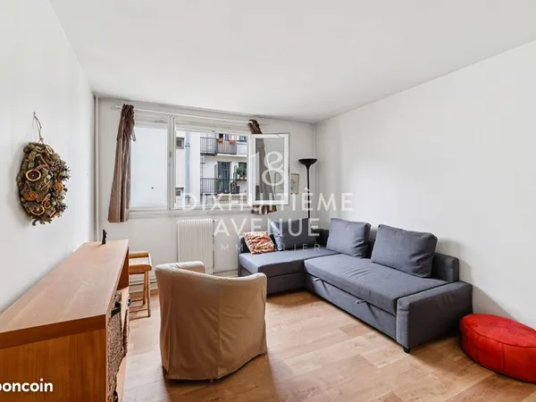 Studio 1 pièce 26 m² 