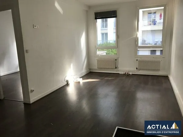 Bureaux 100 m² 