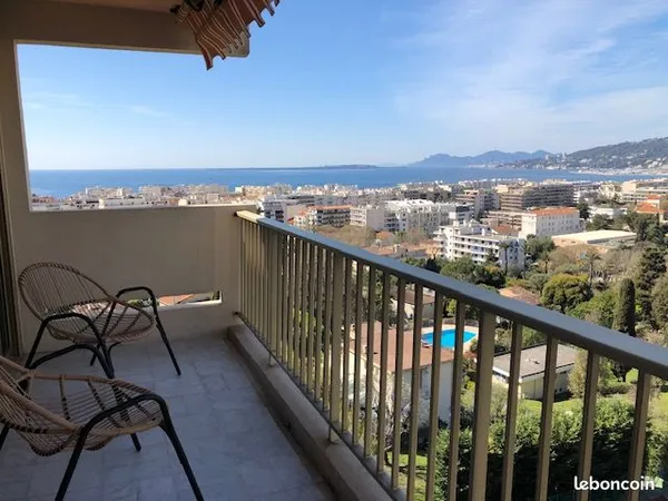 T2 meublé loué année étudiante à Juan les Pins Antibes 