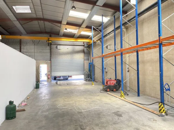 Local d'activité 440 m² 