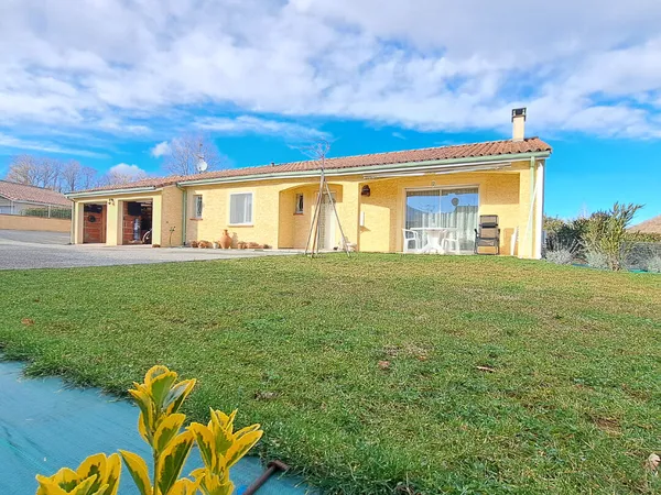A VENDRE LAVELANET VIAGER OCCUPE / MAISON PLAIN PIED / JARDIN / GARAGE 