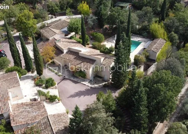 Maison 10 pièces 490 m² 