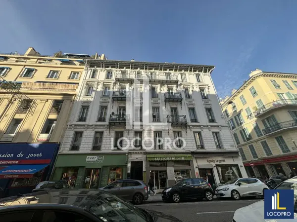 A LOUER - BUREAUX - 11 M2 - NICE CENTRE 