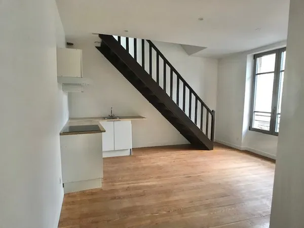 A louer bel appartement de 3 pièces à St Arnoult 