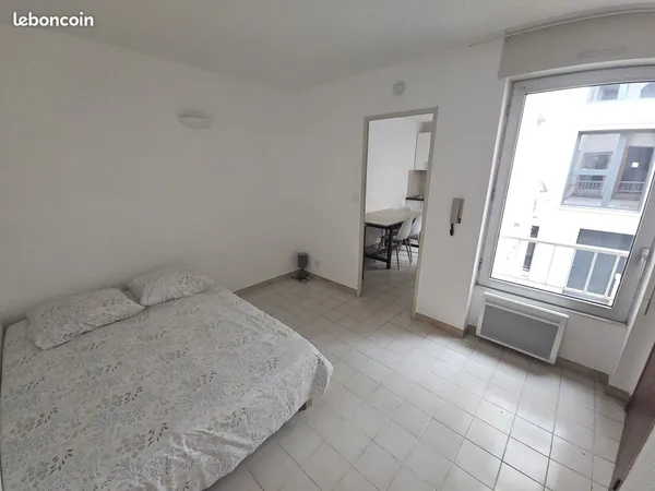 Studio 1 pièce 23 m² 