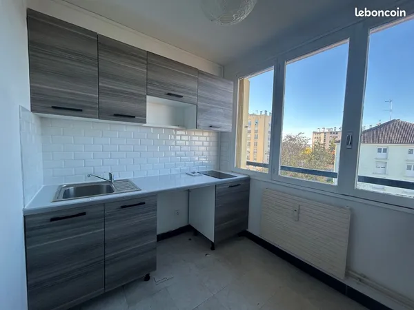 Studio 1 pièce 26 m² 